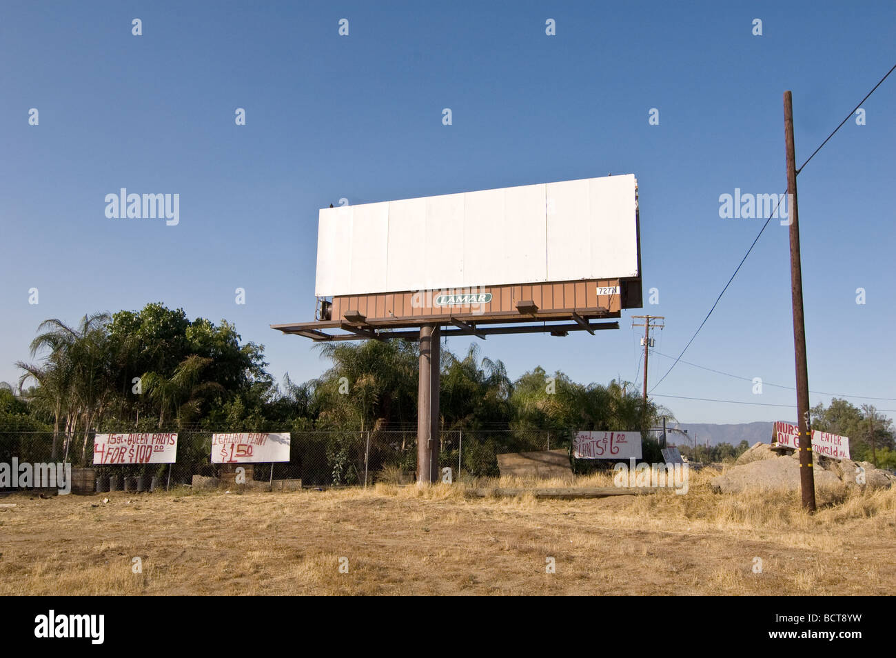 Eine leere Billboard off Highway 74, Southern California Stockfoto