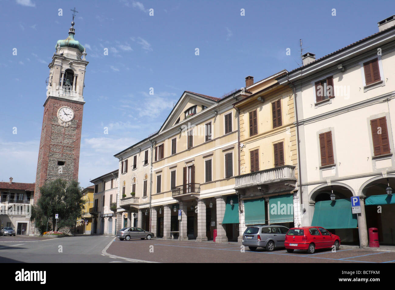 Piazza Martiri della Libertà nach Oleggio Novara, Italien Stockfoto