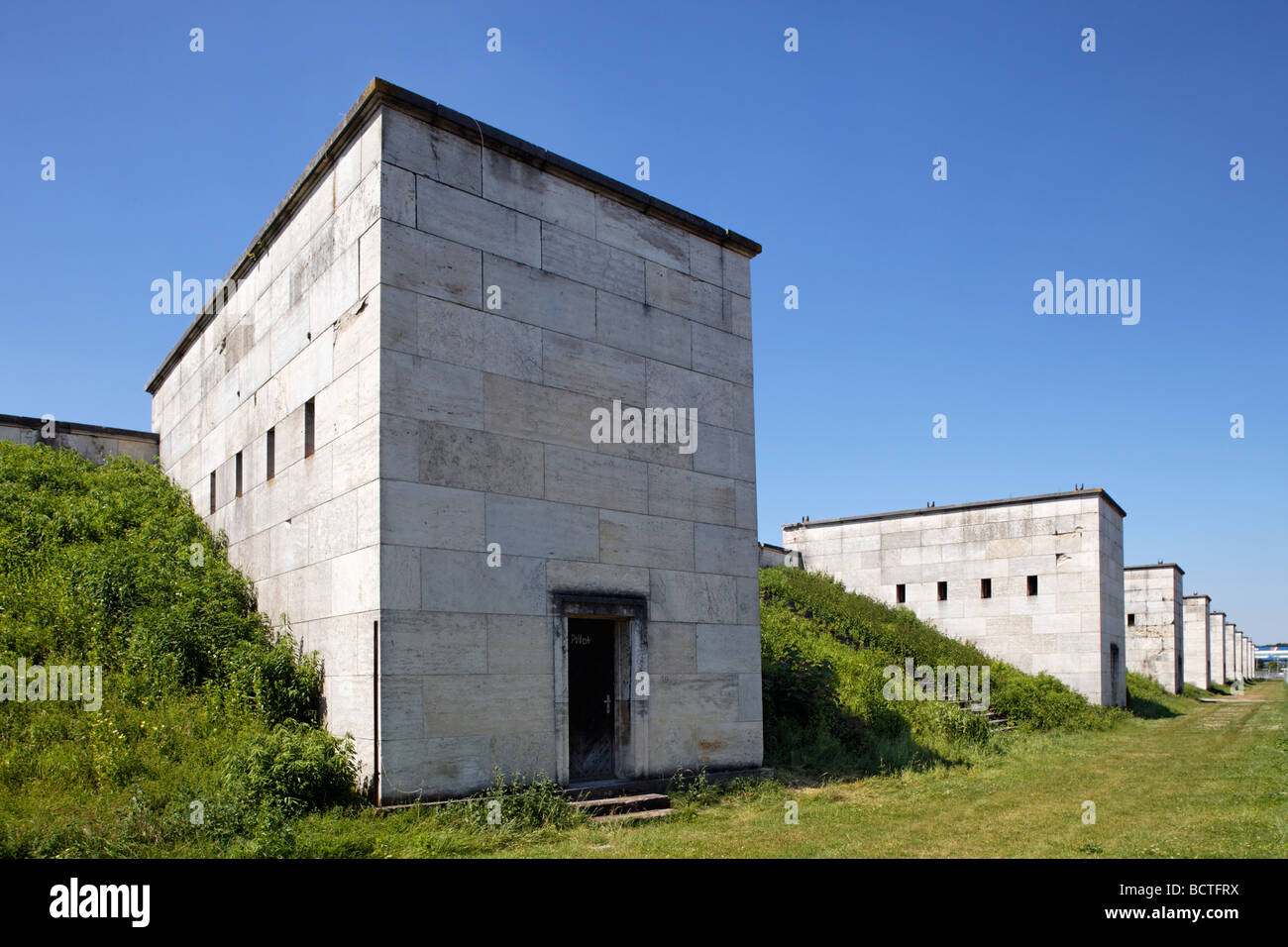 Maerzfeld Feld, Granit Türme, parade Grounda für die Wehmacht im dritten Reich, monumentalen Gebäude, Reichsparteitagsgelaende N Stockfoto