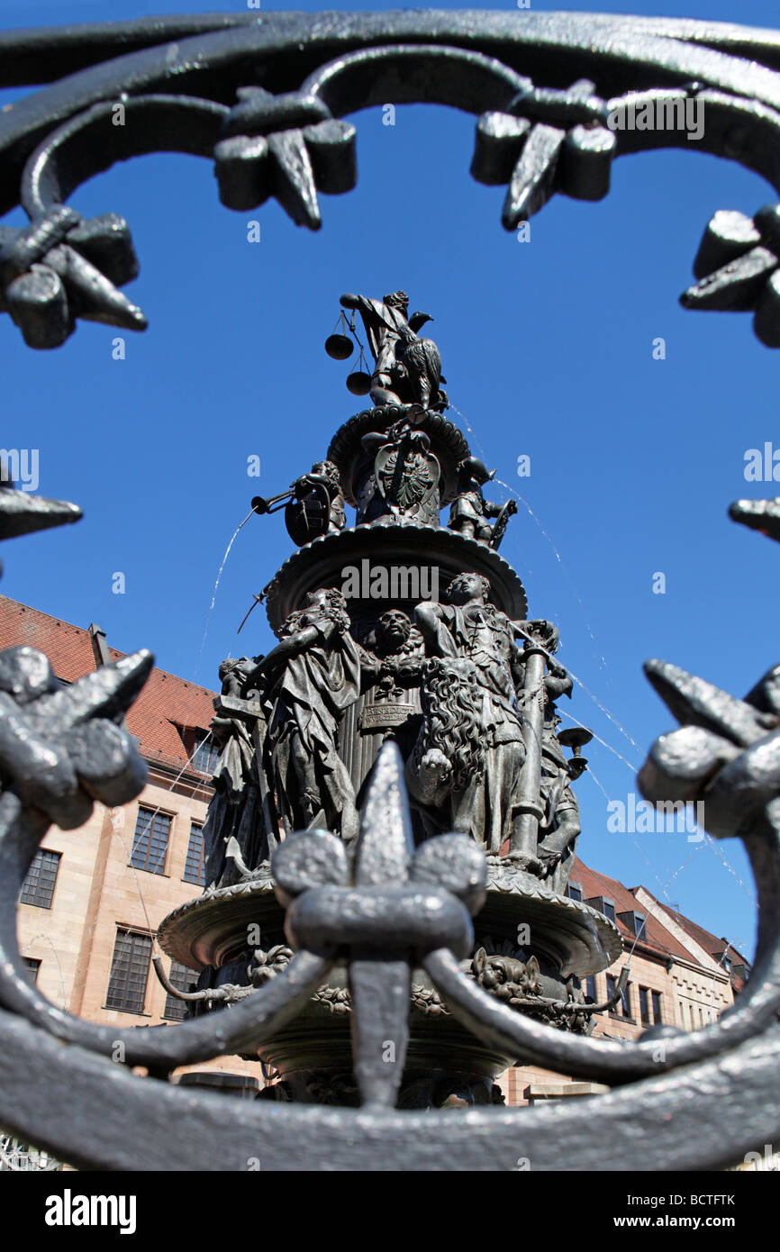 Tugendbrunnen Tugenden Brunnen, Spätrenaissance, von Benedict Wurzelbauer von 1584 bis 1589, Altstadt, Nürnberg, mittlere Fran Stockfoto