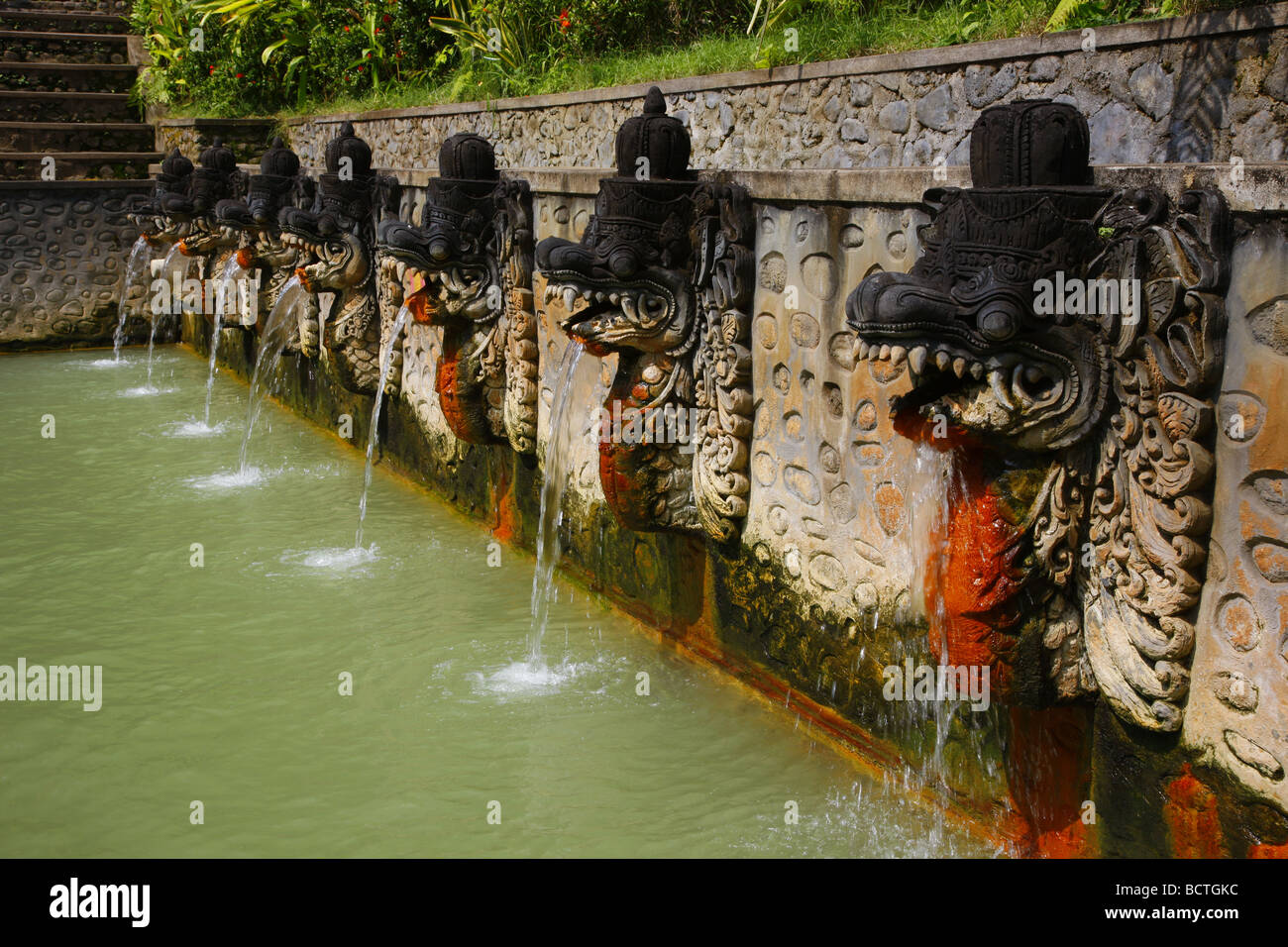 Altes Bad mit heißen Quellen in Ambengan, Bali, Republik Indonesien, Südostasien Stockfoto
