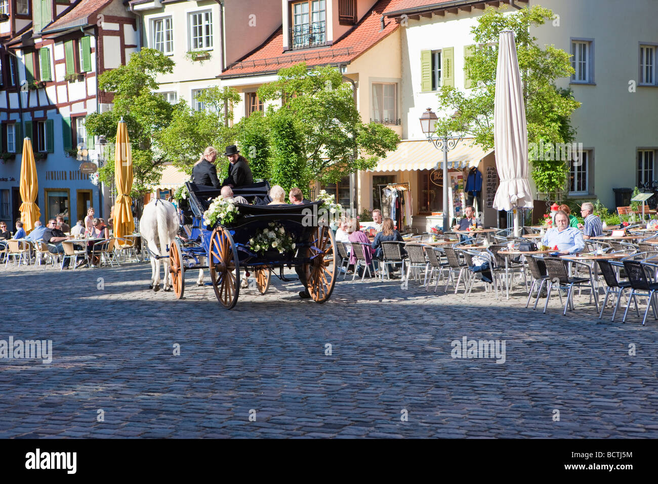 Marktplatz mit Hochzeitskutsche, Meersburg am Bodensee, administrativen Bezirk Tübingen, Bodenseekreis District, B Stockfoto