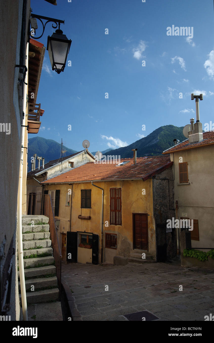 Eine Straße in der mittelalterlichen Stadt von St. Martin-finestre, Alpes-Maritimes, Frankreich Stockfoto