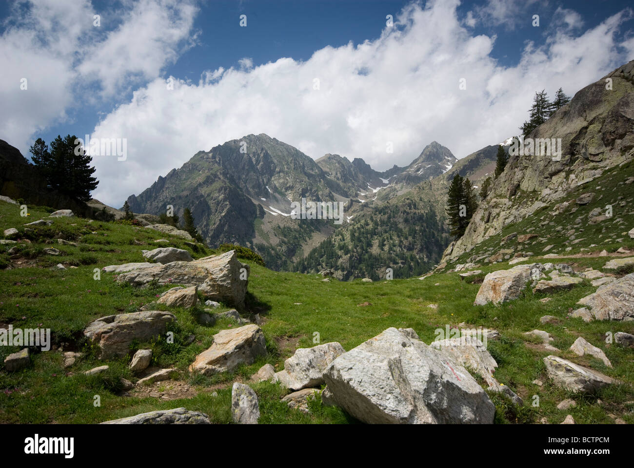 Parc National Du Mercantour, Südalpen, Frankreich.  Auf der Suche von Lac De Trecolpas. Stockfoto