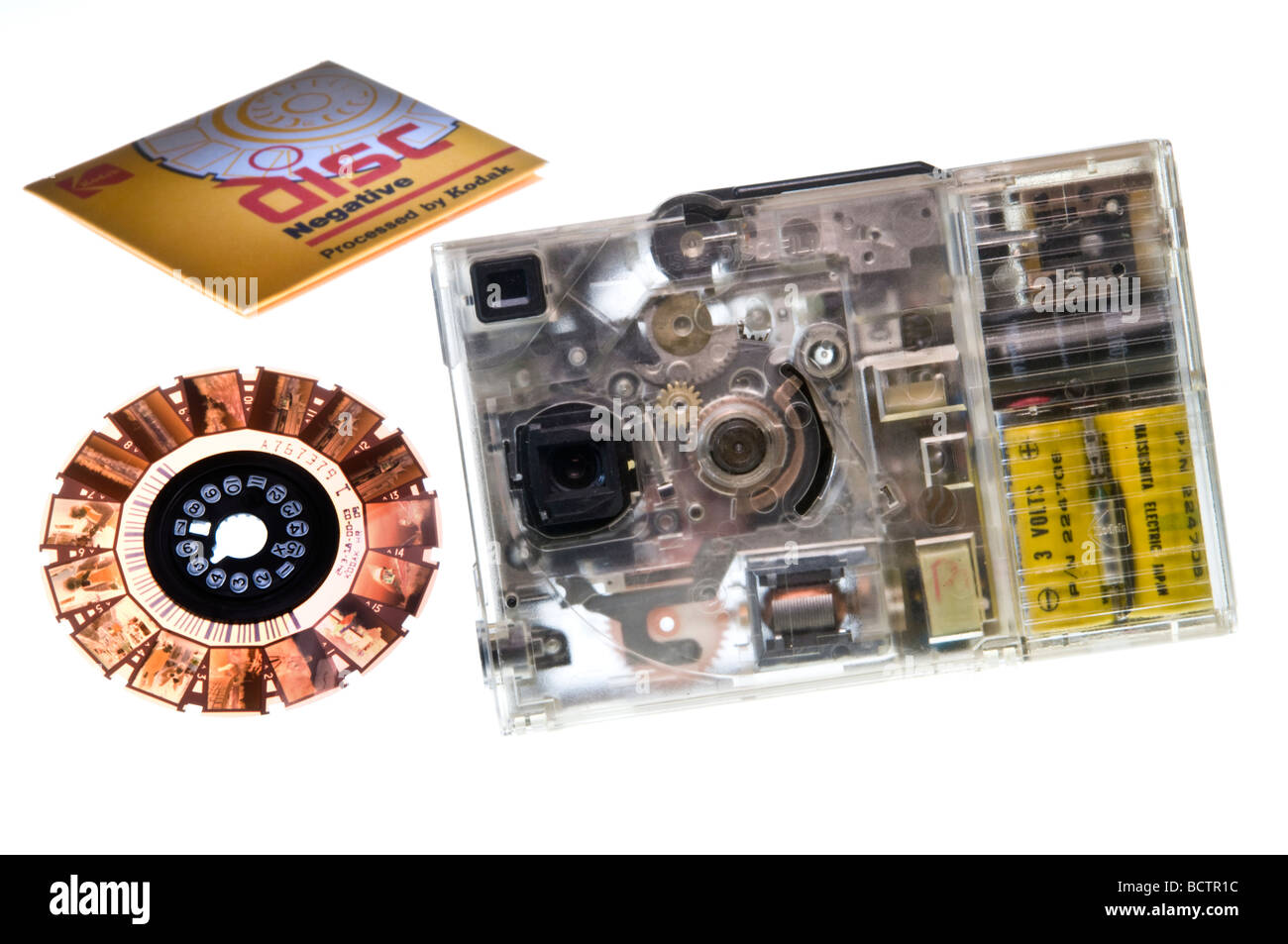 Kodak Disc Camera seltenes "sehen durch"-Demonstrationsmodell, das das einzigartige Drehfilmsystem bei der Markteinführung von Photokina 1982 Ian Shaw Kodak Photographer enthüllt Stockfoto