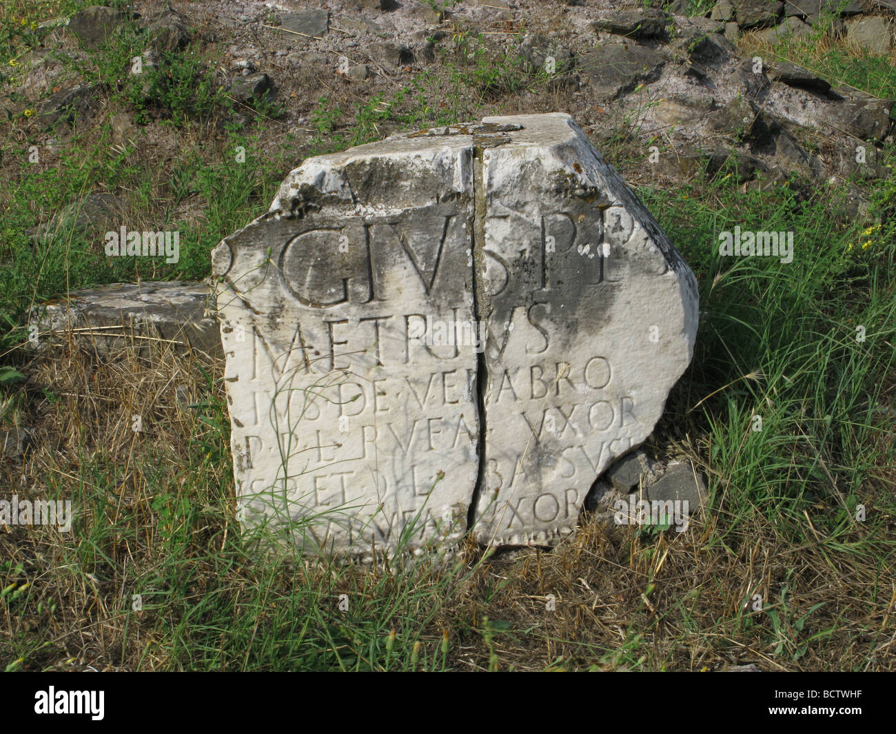 alte römische Grabstein auf der alten Via Appia in Rom Italien Stockfoto