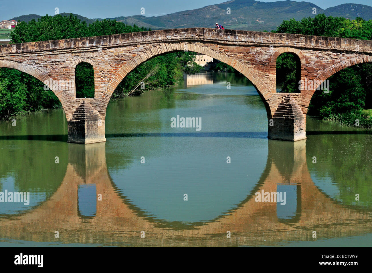 Spanien, Jakobsweg: Pilgrim´s Brücke von Puente la Reina Stockfoto