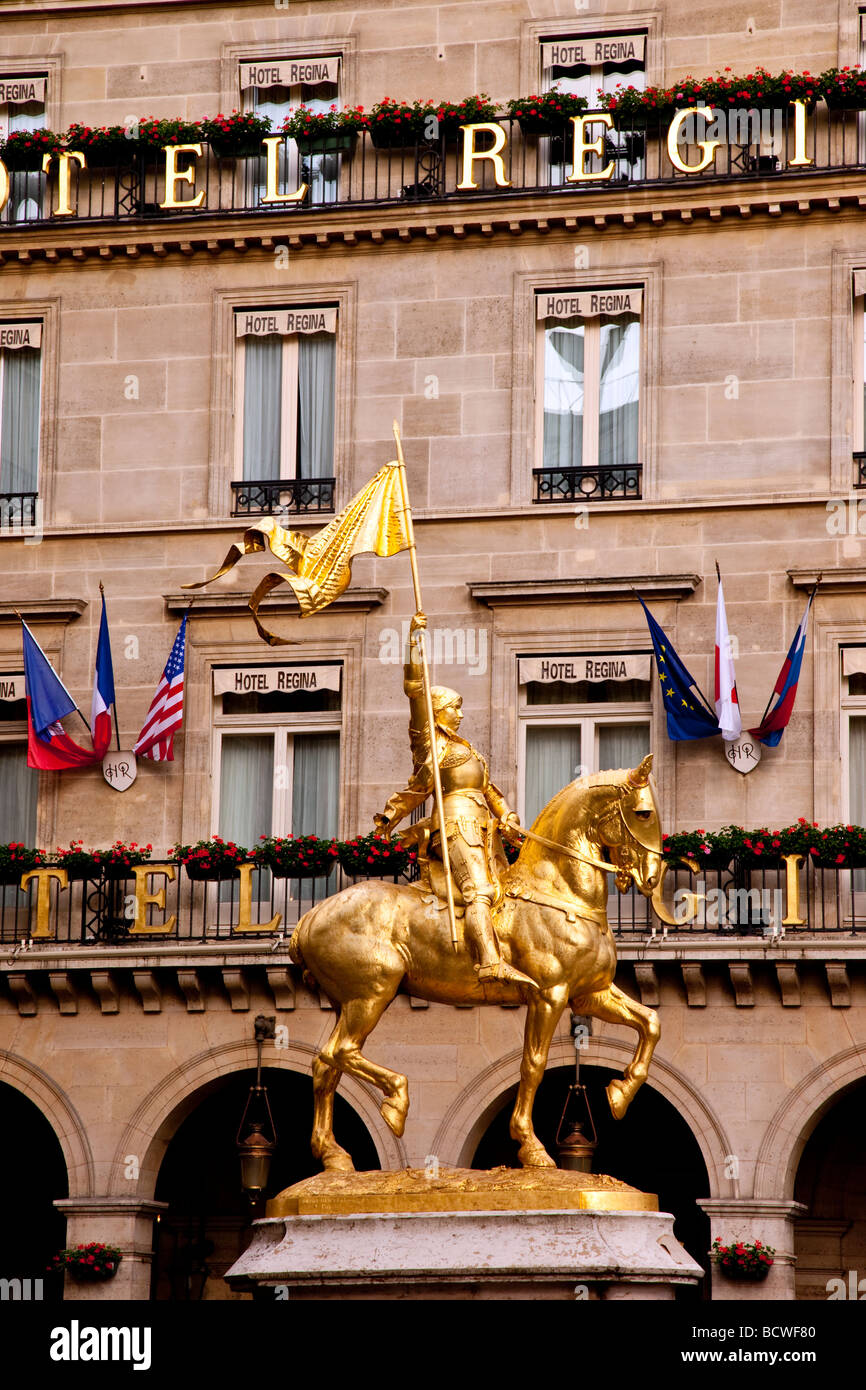 Vergoldete Statue der Jungfrau von Orléans, Paris Frankreich Stockfoto