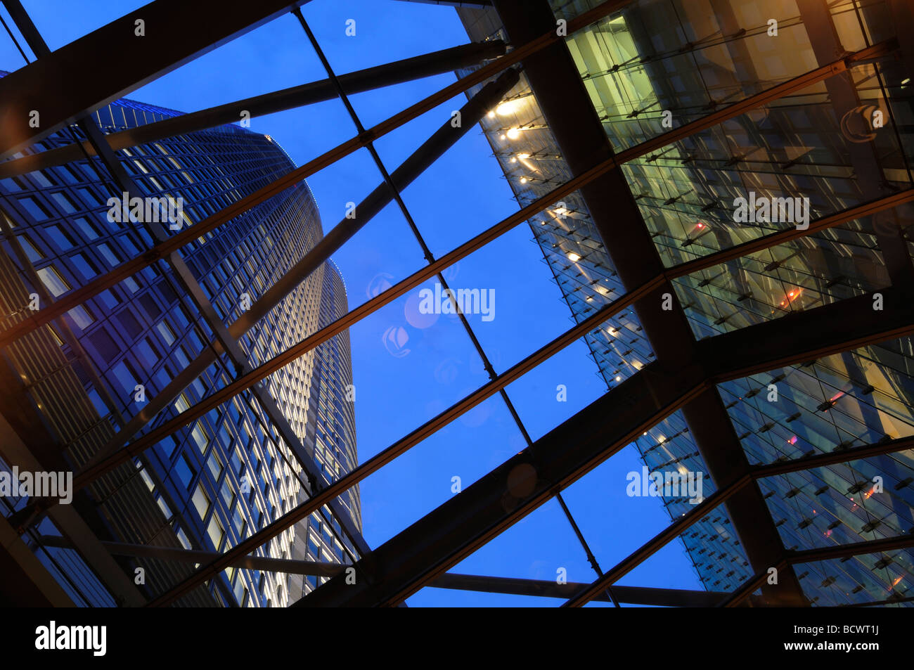 Modernen Gebäudekomplex in Roppongi Hills im Stadtteil Roppongi Tokyo Japan Stockfoto