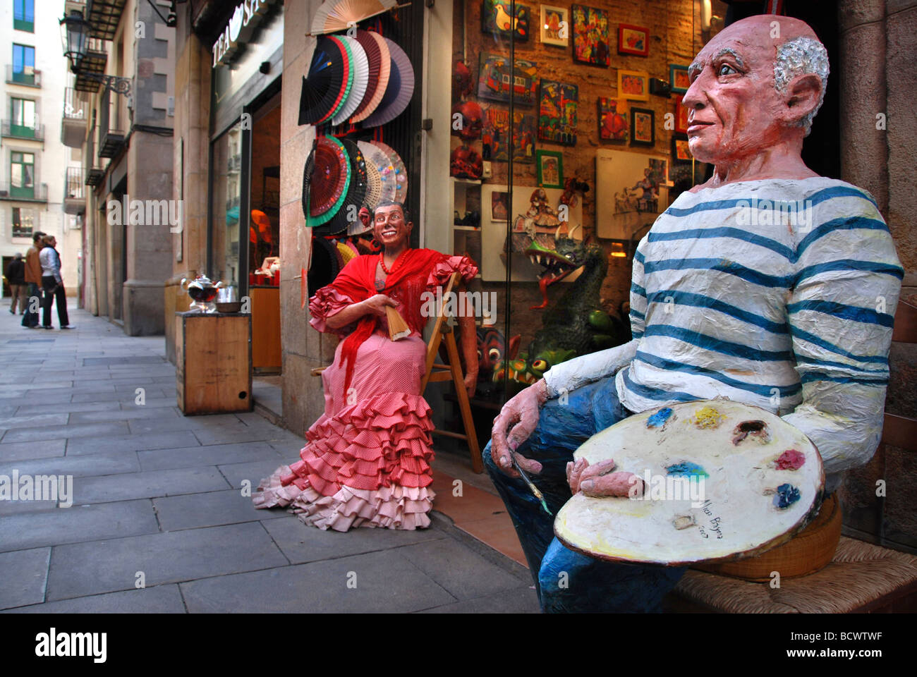 Picasso-Figur mit Papier von Alicia Bayona KITCH vorrätig, 10 Montcada Platz gemacht. Barcelona-Katalonien-Spanien Stockfoto