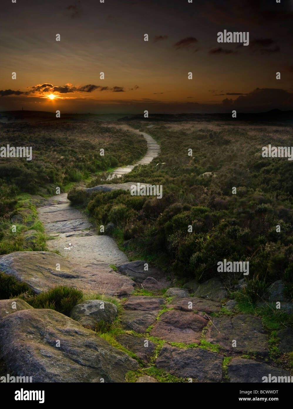 Sonnenuntergang in eine englische Landschaft - The Roaches, Peak District, England UK Stockfoto