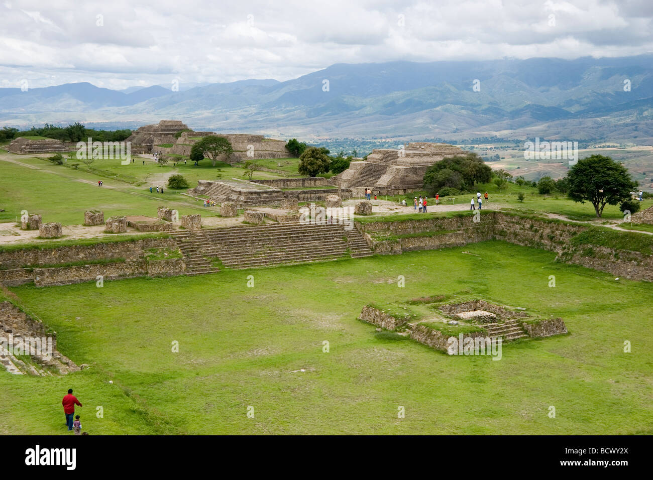 Monte Alban Ruine Standort Oaxaca, Mexiko, Stein 500 v. Chr. - 750 n. Chr. die älteste steinerne Stadt in Mexiko, Zapoteken Bauherren, pyramidenförmige Plattformen Stockfoto