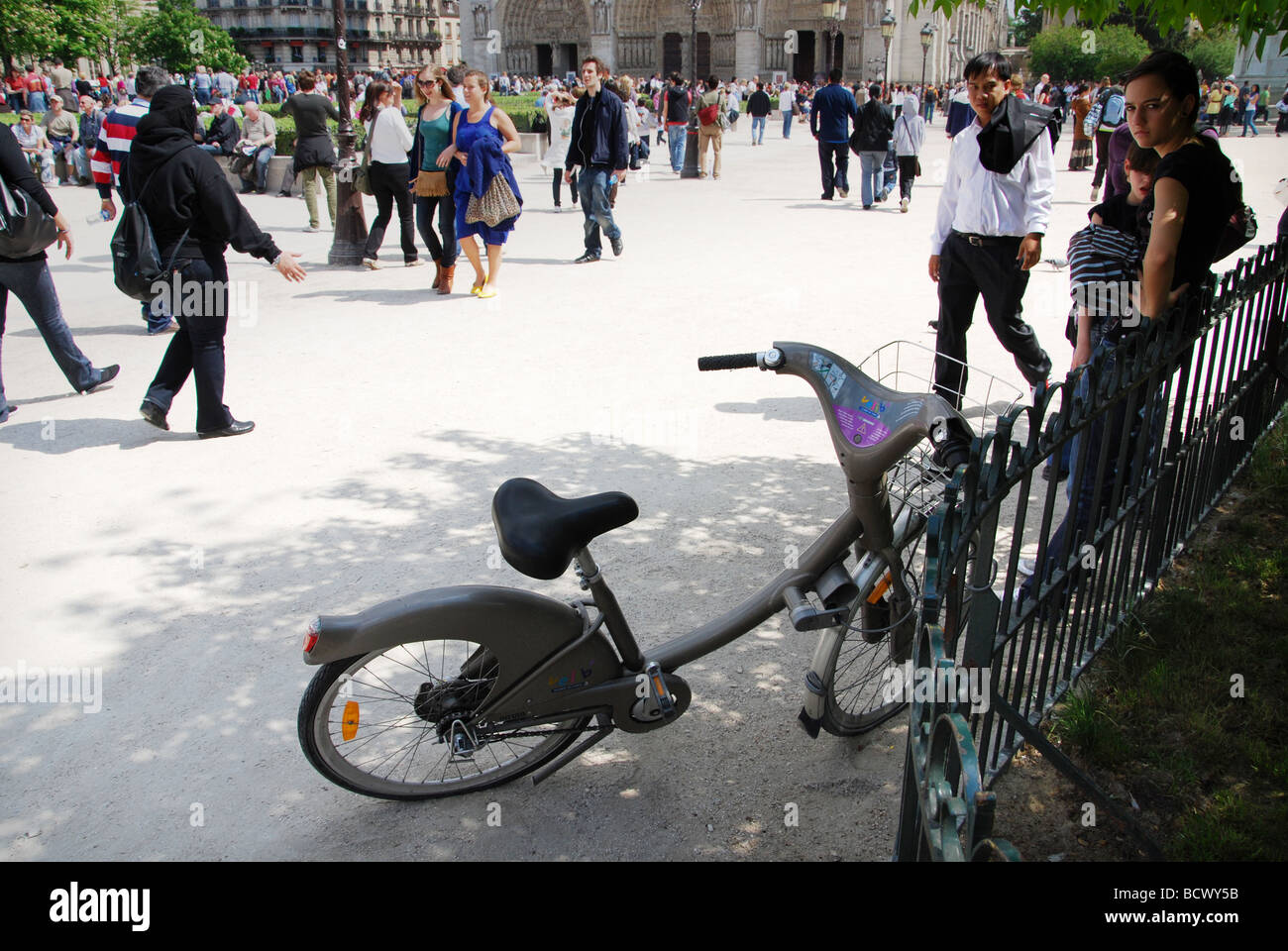 linken Velib Leihfahrrad in der Nähe von Notre Dame Paris Frankreich Stockfoto