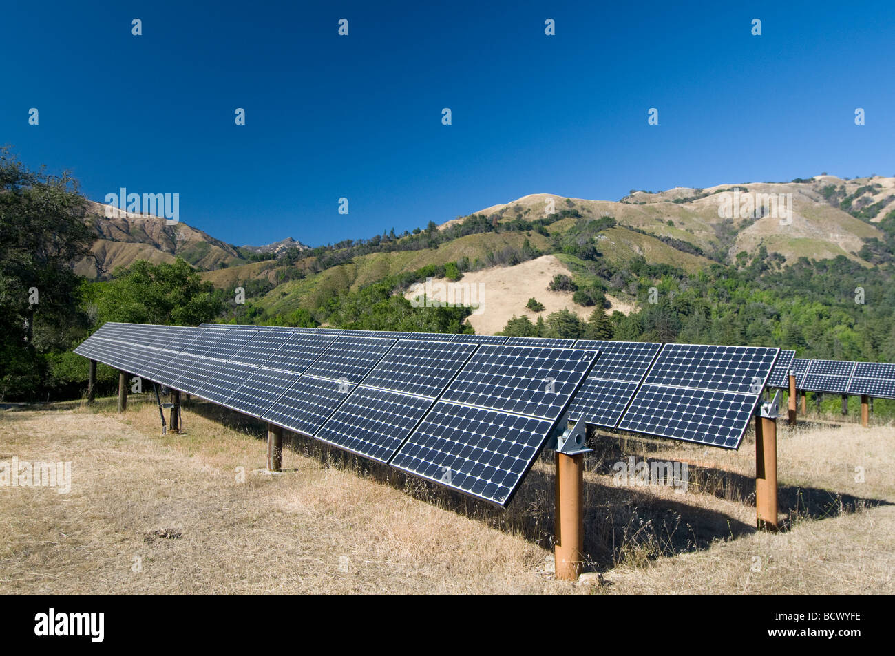 Solarstrom-Array Post Ranch Inn Big Sur California Stockfoto