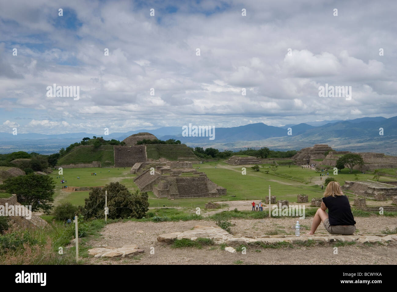 Monte Alban Ruine Standort Oaxaca, Mexiko, Stein 500 v. Chr. - 750 n. Chr. die älteste steinerne Stadt in Mexiko, Zapoteken Bauherren, pyramidenförmige Plattformen Stockfoto