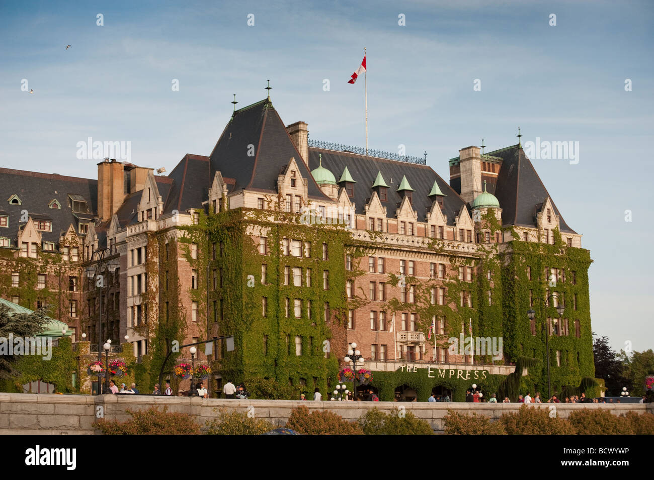Das historische Empress Hotel in Victoria, British Columbia, Kanada ist ein Wahrzeichen Merkmal der schönen Inneren Hafenbereich. Stockfoto