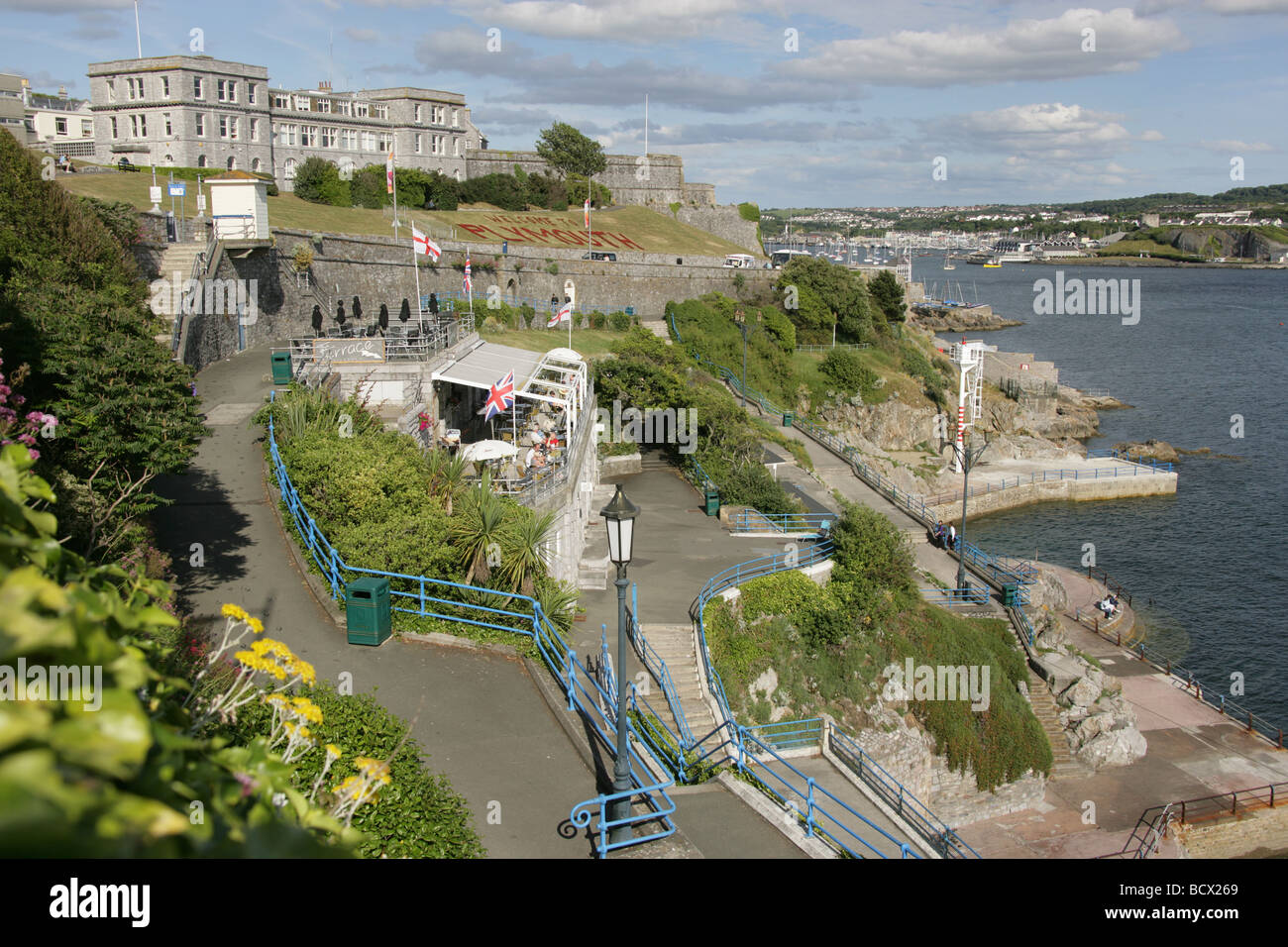 Stadt von Plymouth, England. Café und Restaurant an der Hacke Esplanade am Plymouth Sound Waterfront. Stockfoto