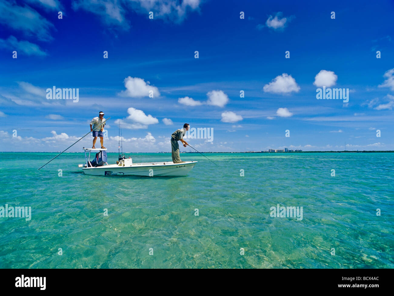 Wohnungen, die Fischerei auf Bonefish Biscayne Nationalpark Florida USA Stockfoto