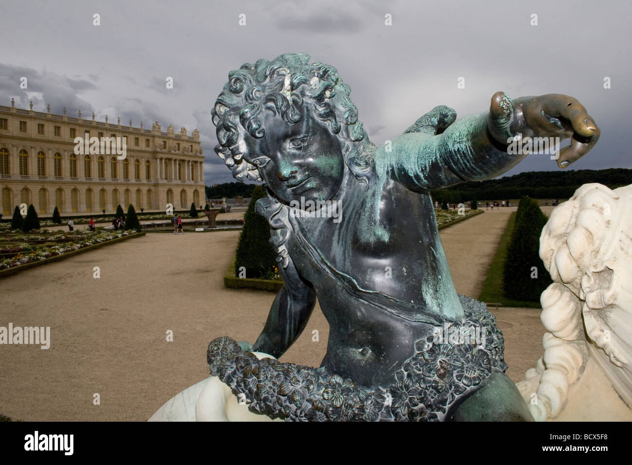 Kunstvolle Statuen im Schloss Versailles bei Paris, Frankreich Stockfoto