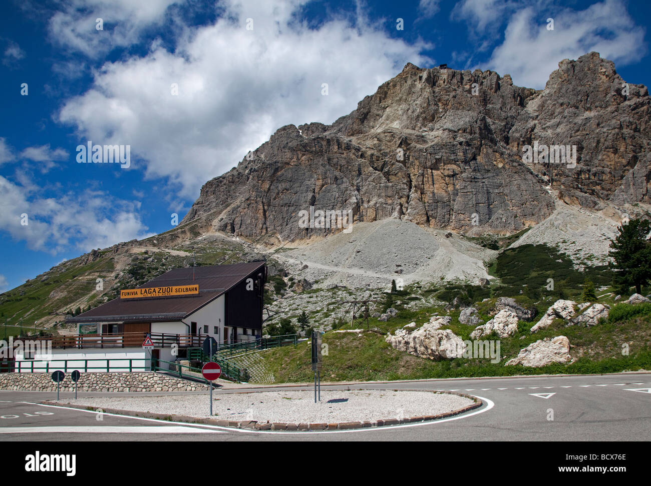 Lagazuoi Funivia (Cable Car) Station, Falzarego-Pass, Dolomiten, Italien Stockfoto