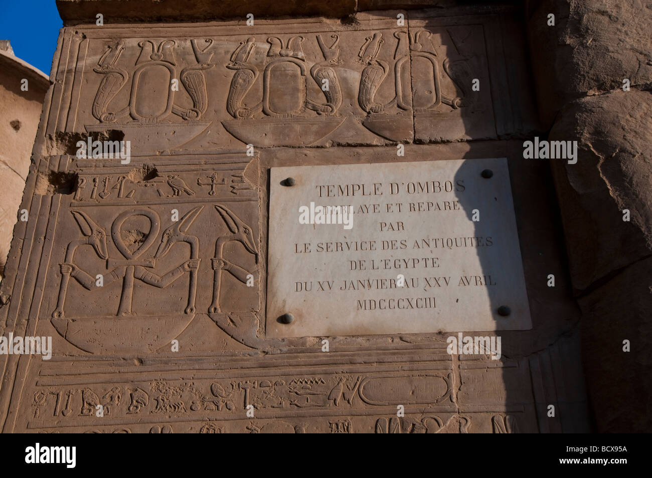 Ägypten Kom Ombo Tempel französische Marker Zeichen Hieroglyphen Wandreliefs Stockfoto