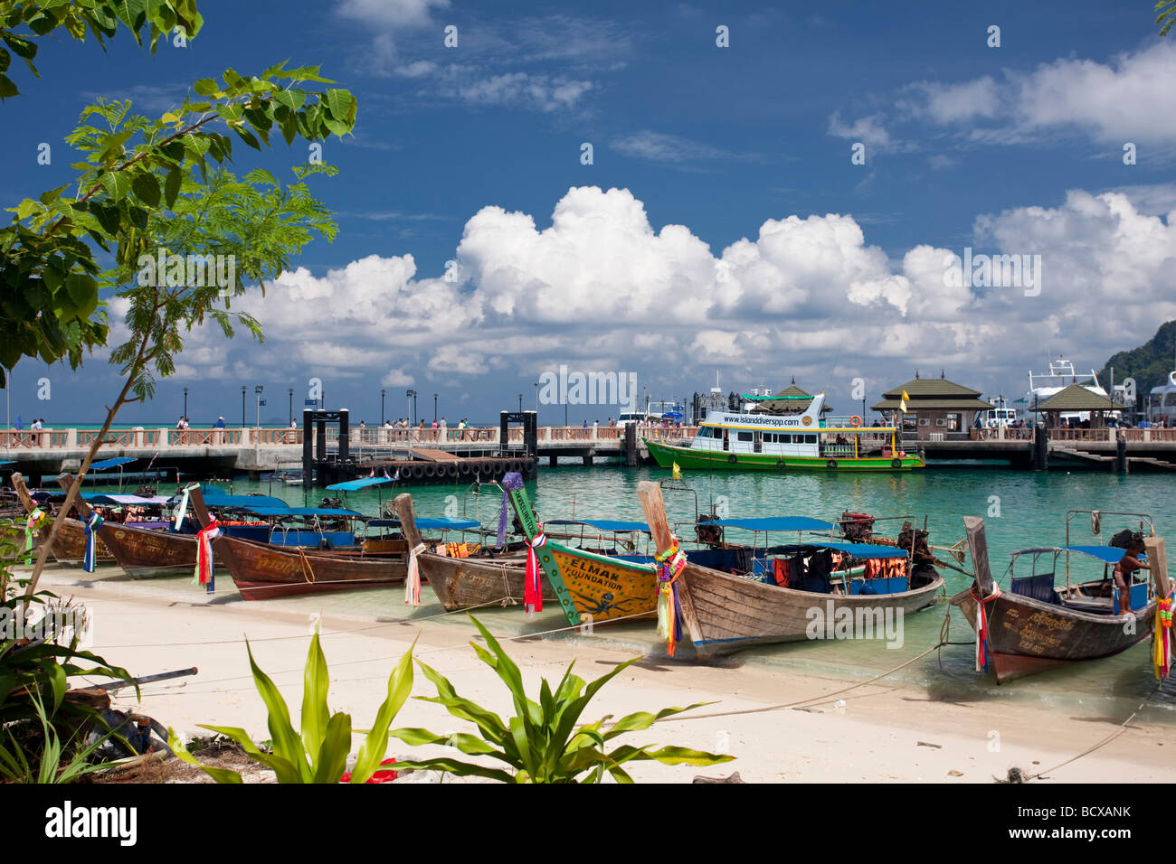 Eine malerische Bucht auf Ko Phi Phi Don an der Andaman Küste Stockfoto
