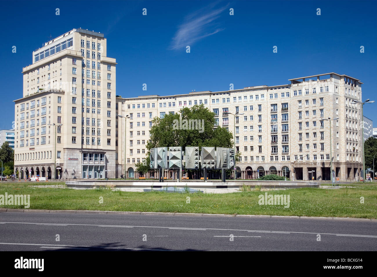 Karl Marx Allee, Block A Nord, Strausberger Platz, Berlin, Deutschland Stockfoto