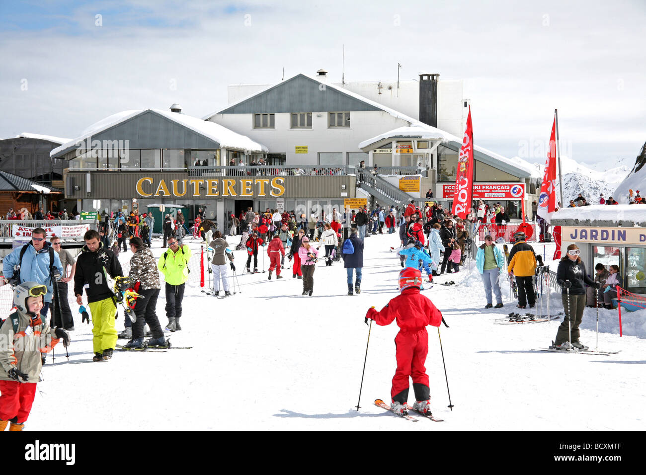 Das Skigebiet von Cauterets in den französischen Pyrenäen Stockfoto