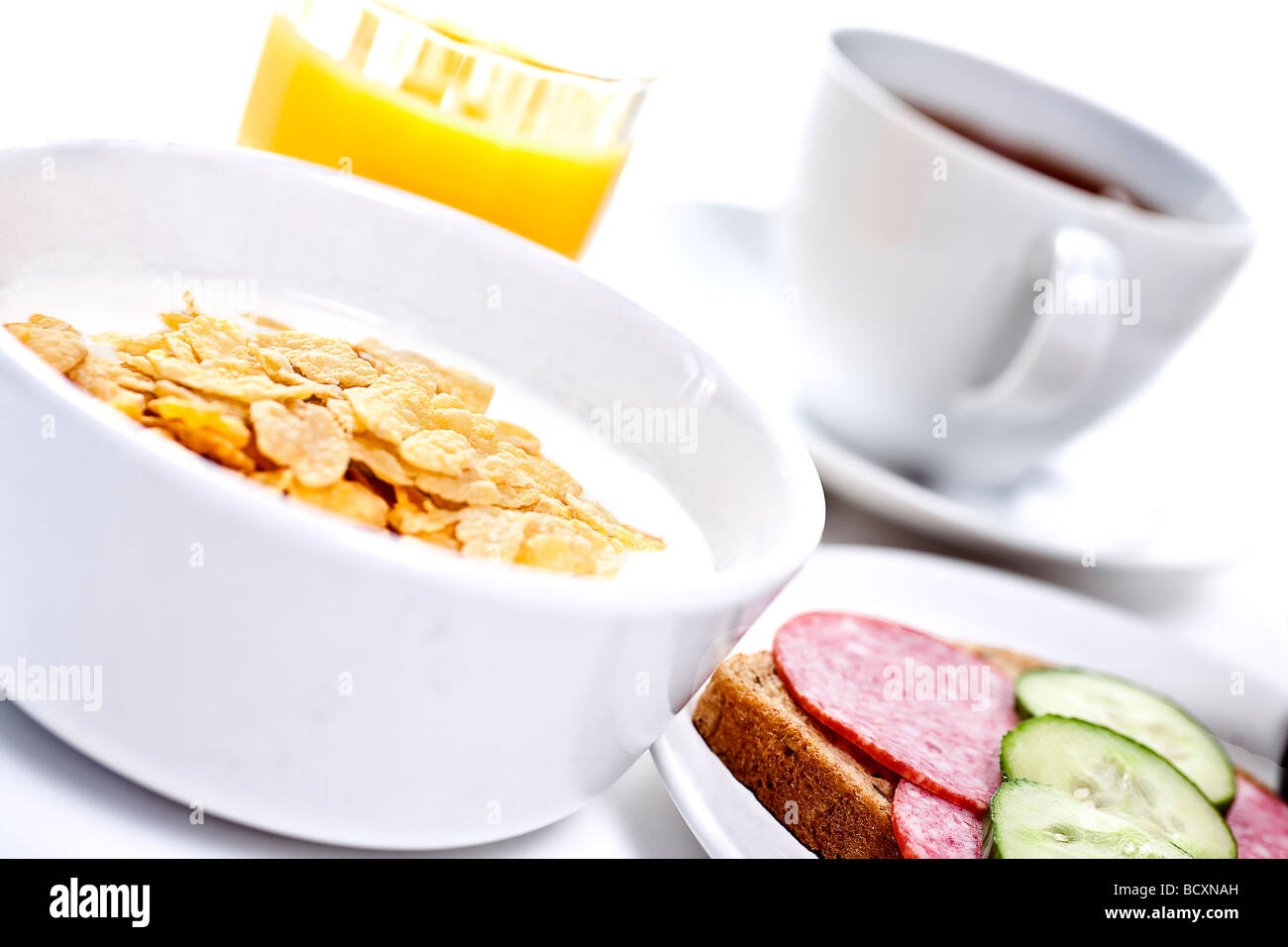 Hohe Schlüssel Studioaufnahme der geringen Schärfentiefe ein gesundes Frühstück Stockfoto