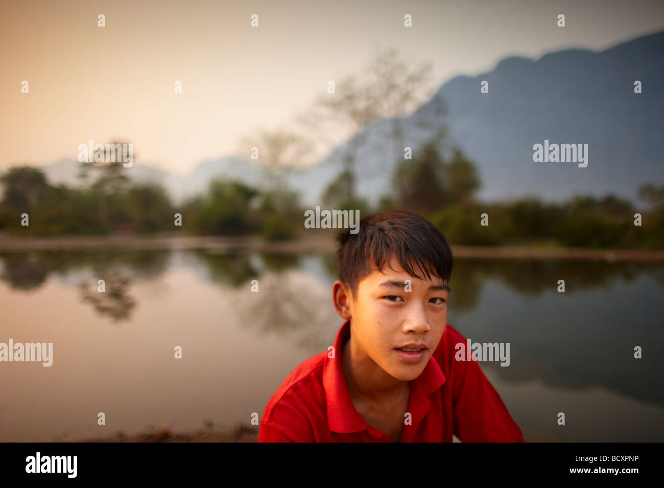 Porträt einer jungen nr Vang Vieng, Laos Stockfoto