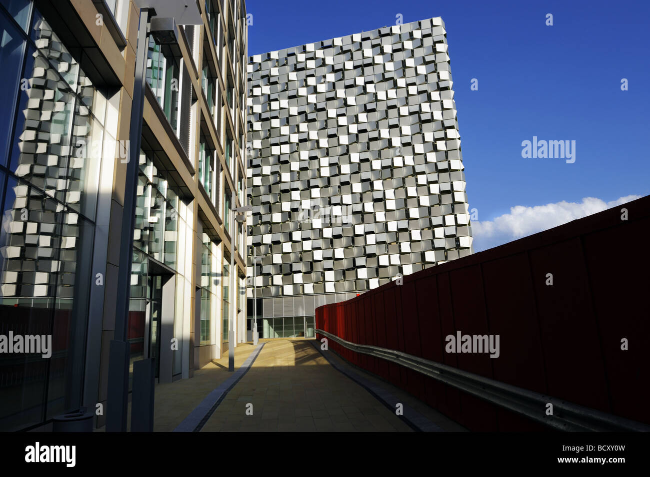 Moderne Architektur, inklusive Parkhaus, Sheffield Stadtzentrum entfernt. Stockfoto