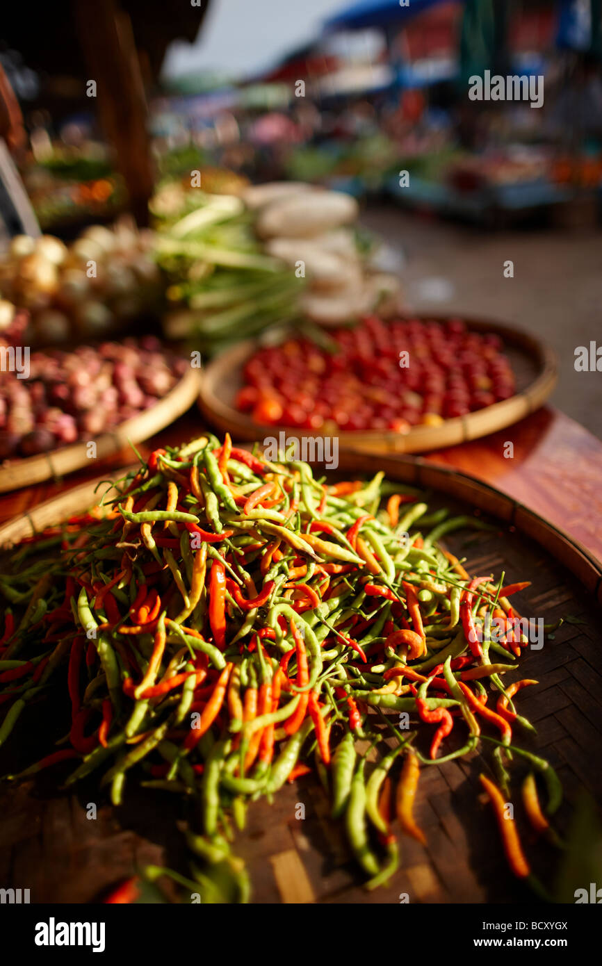 Chilis zum Verkauf in Vang Vieng Laos vermarkten Stockfoto
