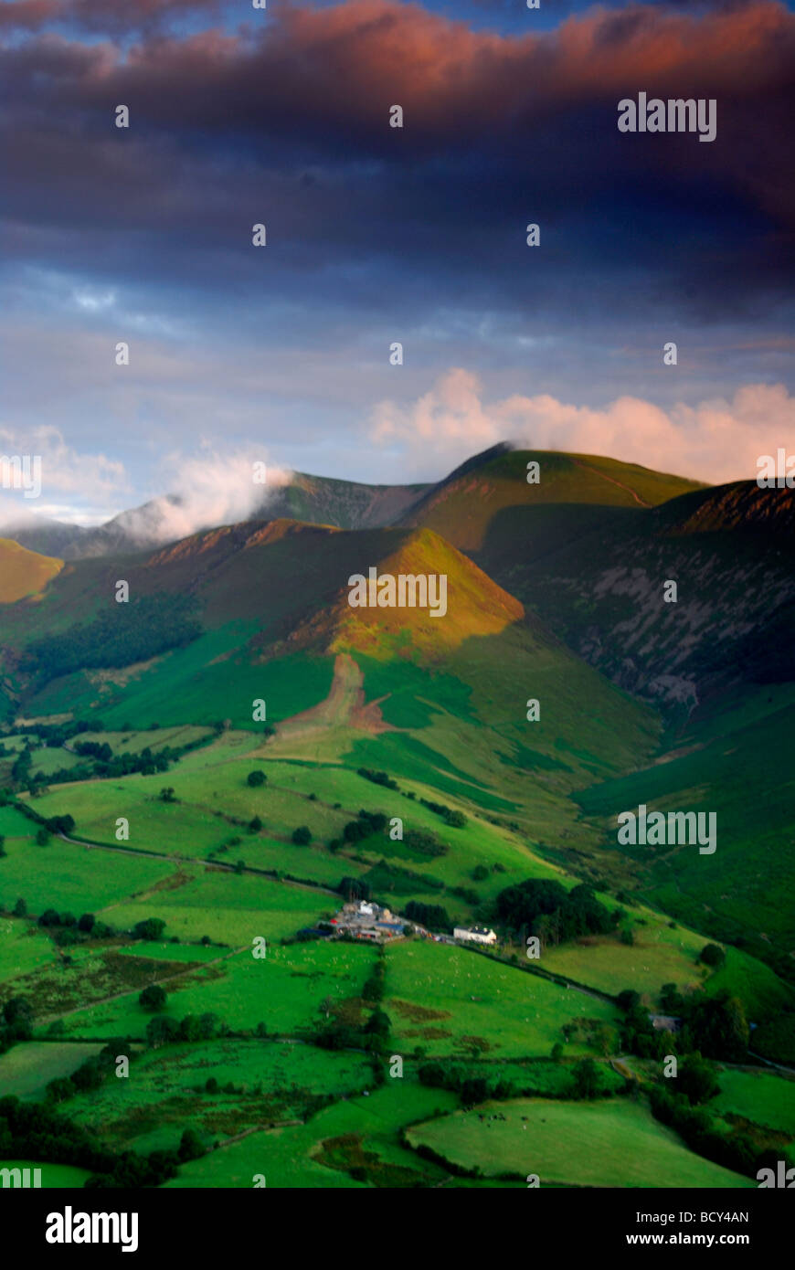 ARD-Felsen in der Morgendämmerung im englischen Lake District Stockfoto