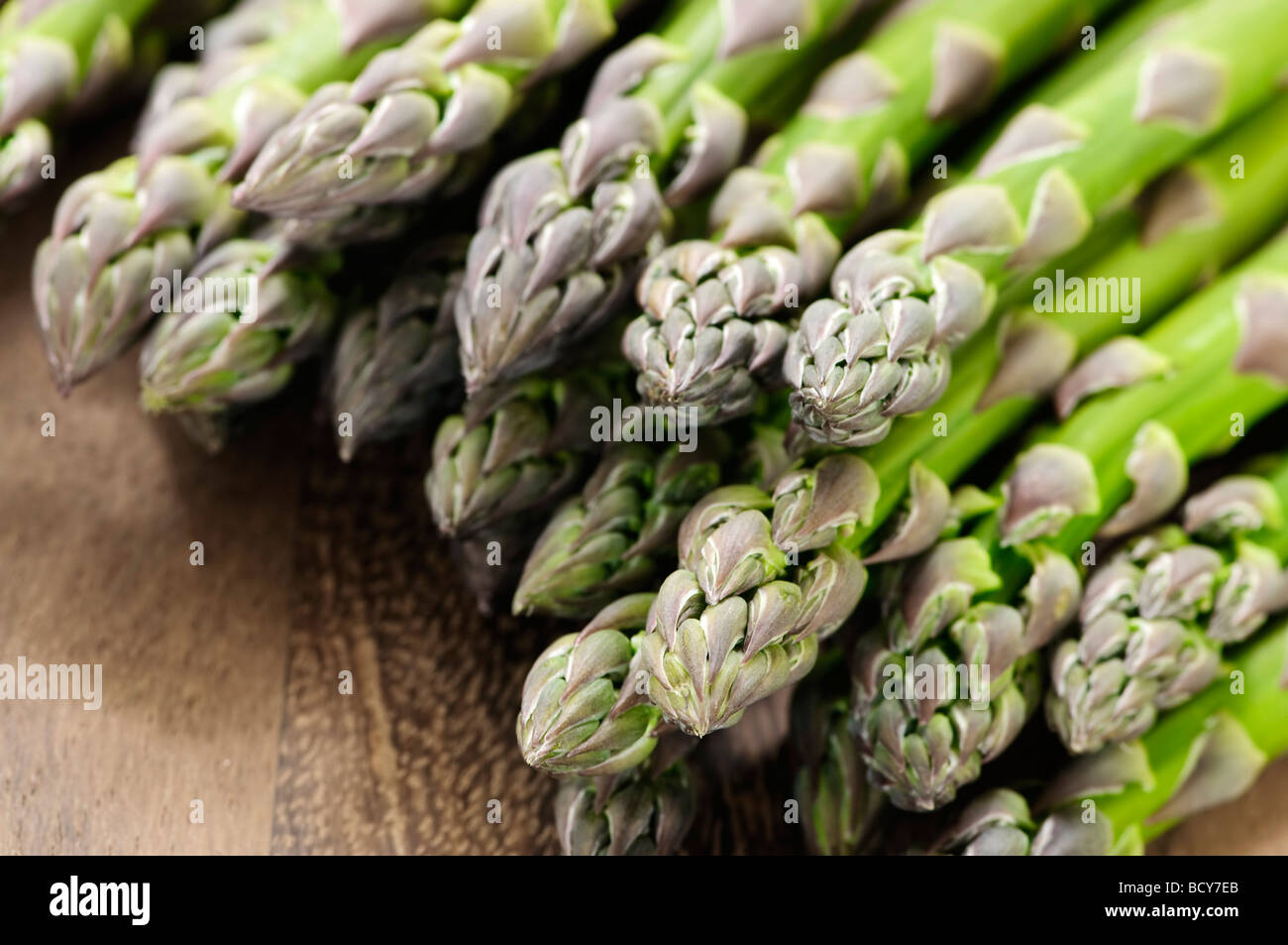 Nahaufnahme von frischen Bio Grünspargel Stockfoto