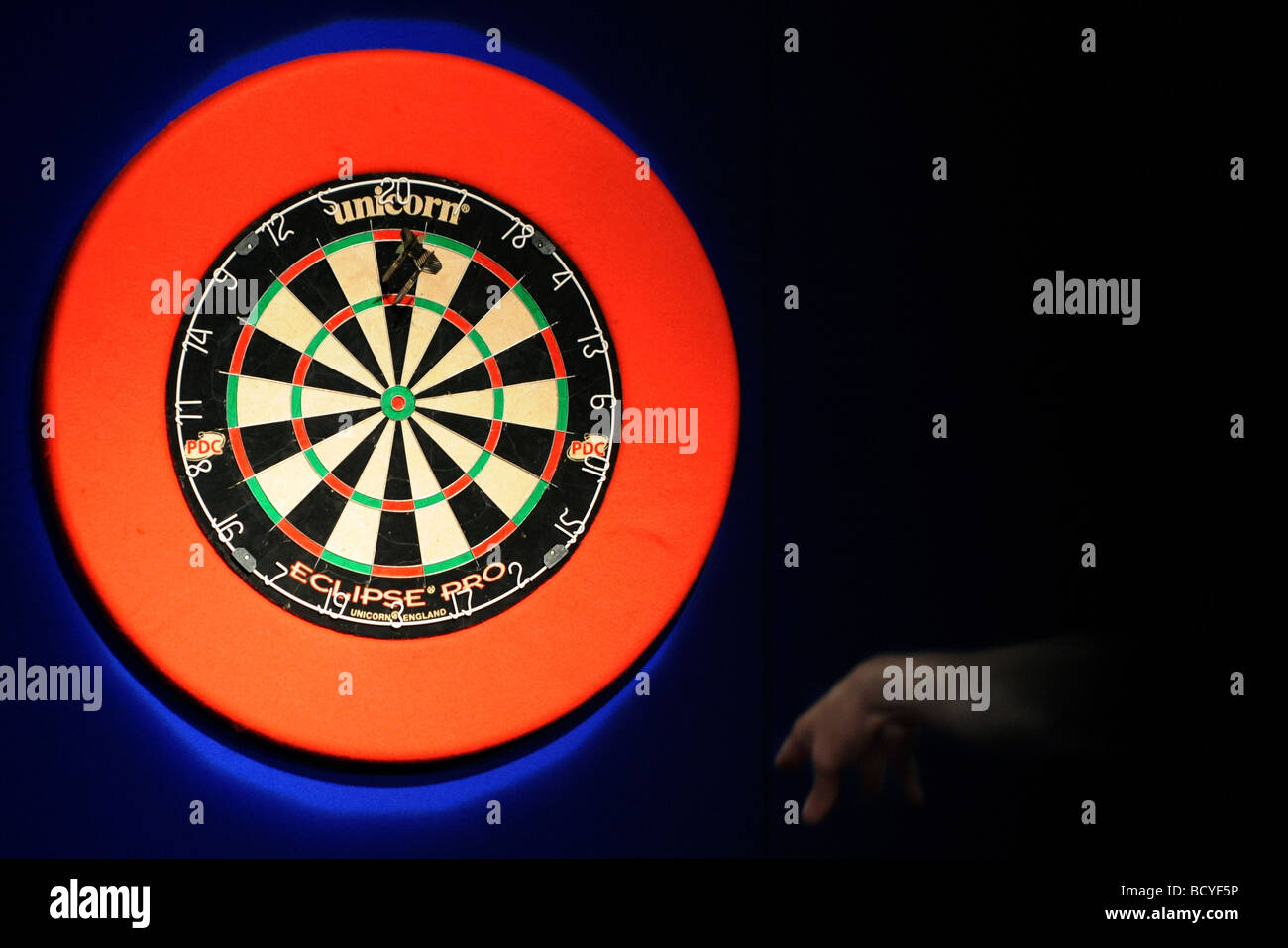 DART BOARD BLUE SQUARE UK OPEN 2009 REEBOK STADIUM BOLTON ENGLAND 06 Juni 2009 Stockfoto