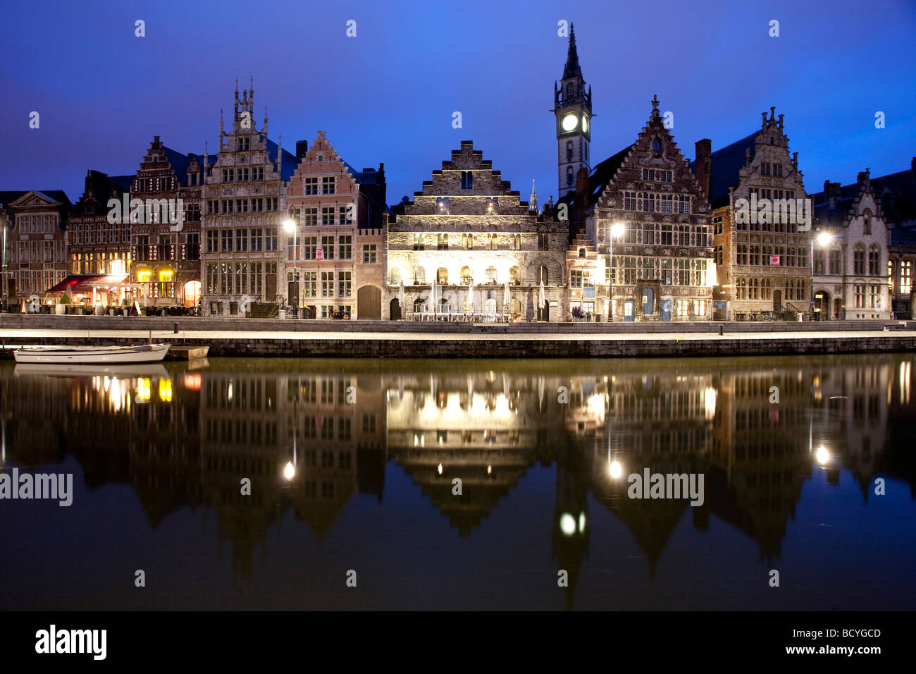 Gent-Skyline bei Nacht, Belgien Stockfoto