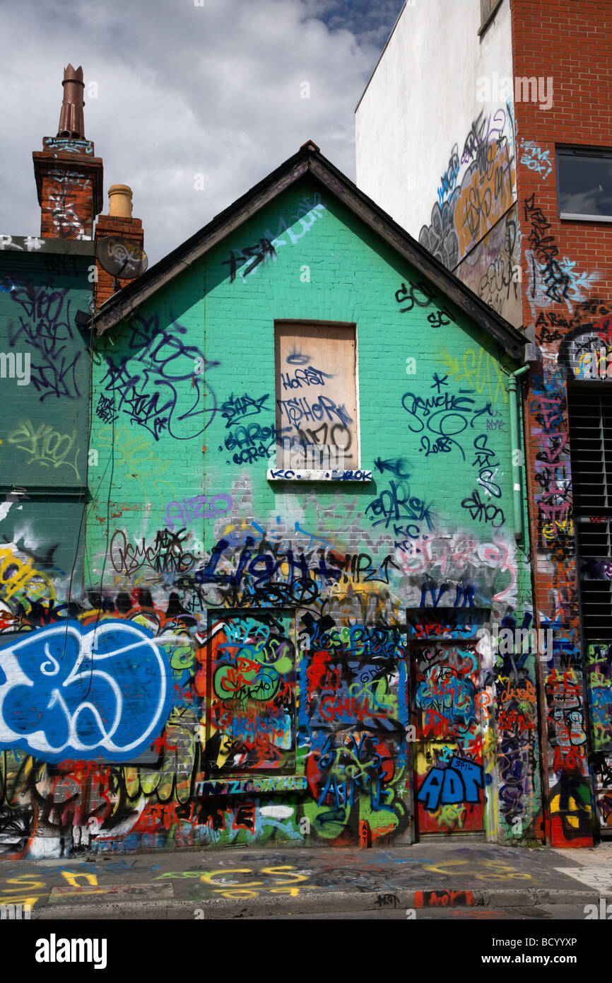 die berühmte U2 Wand bedeckt in Fan Grafitti in Windmill Lane Studios in Dublin Irland Stockfoto