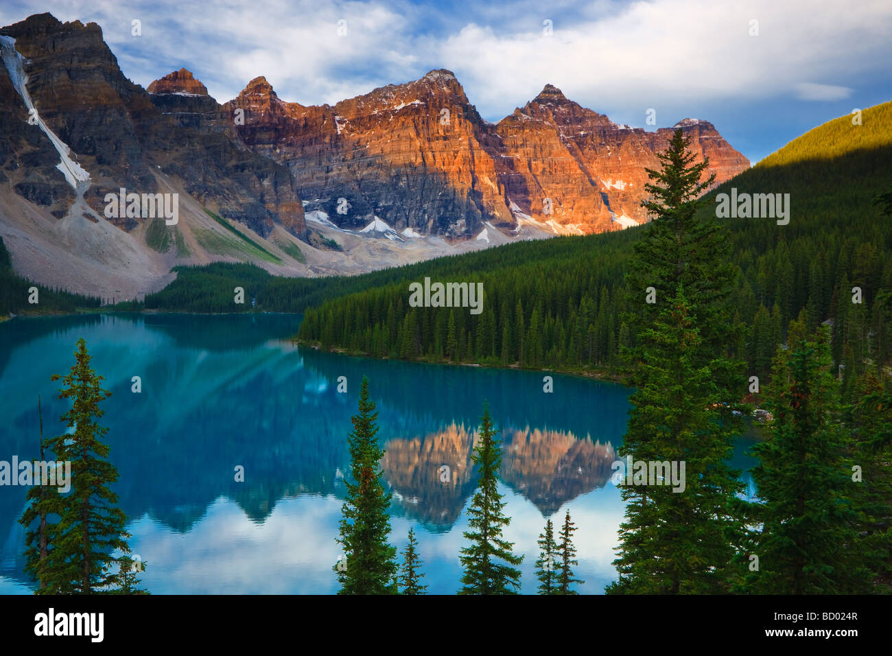 Moraine Lake im Banff Nationalpark, Alberta, Kanada. Stockfoto