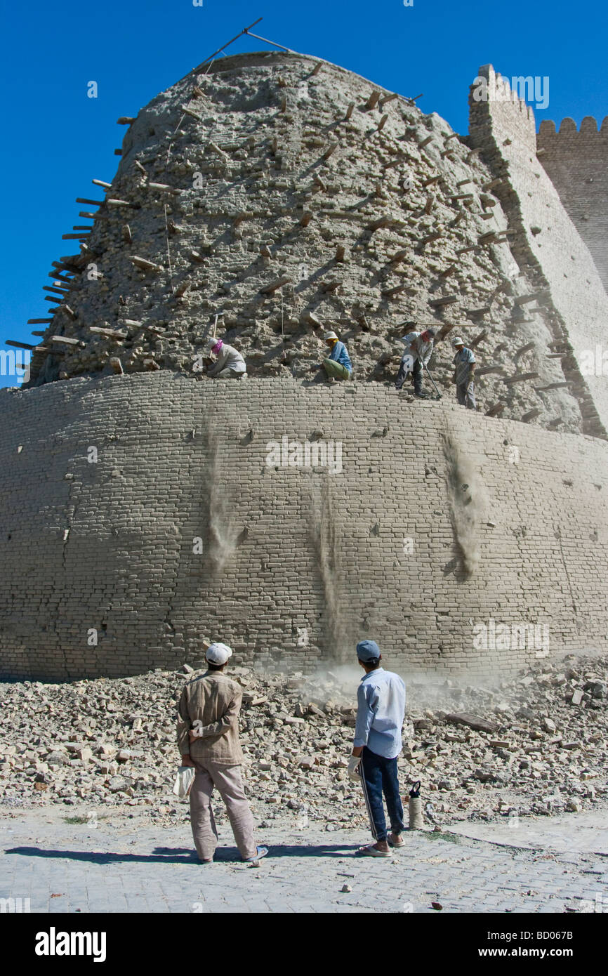 Restaurierungsarbeiten in der Arche in Buchara Usbekistan Stockfoto