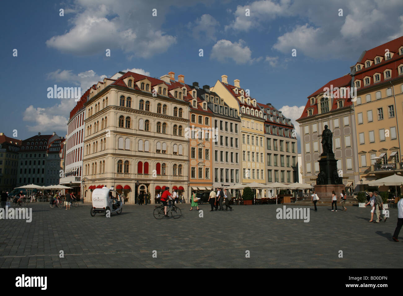 zentralen Fußgängerzone touristischen Bezirk Dresden Deutschland rekonstruiert Juni 2008 Stockfoto