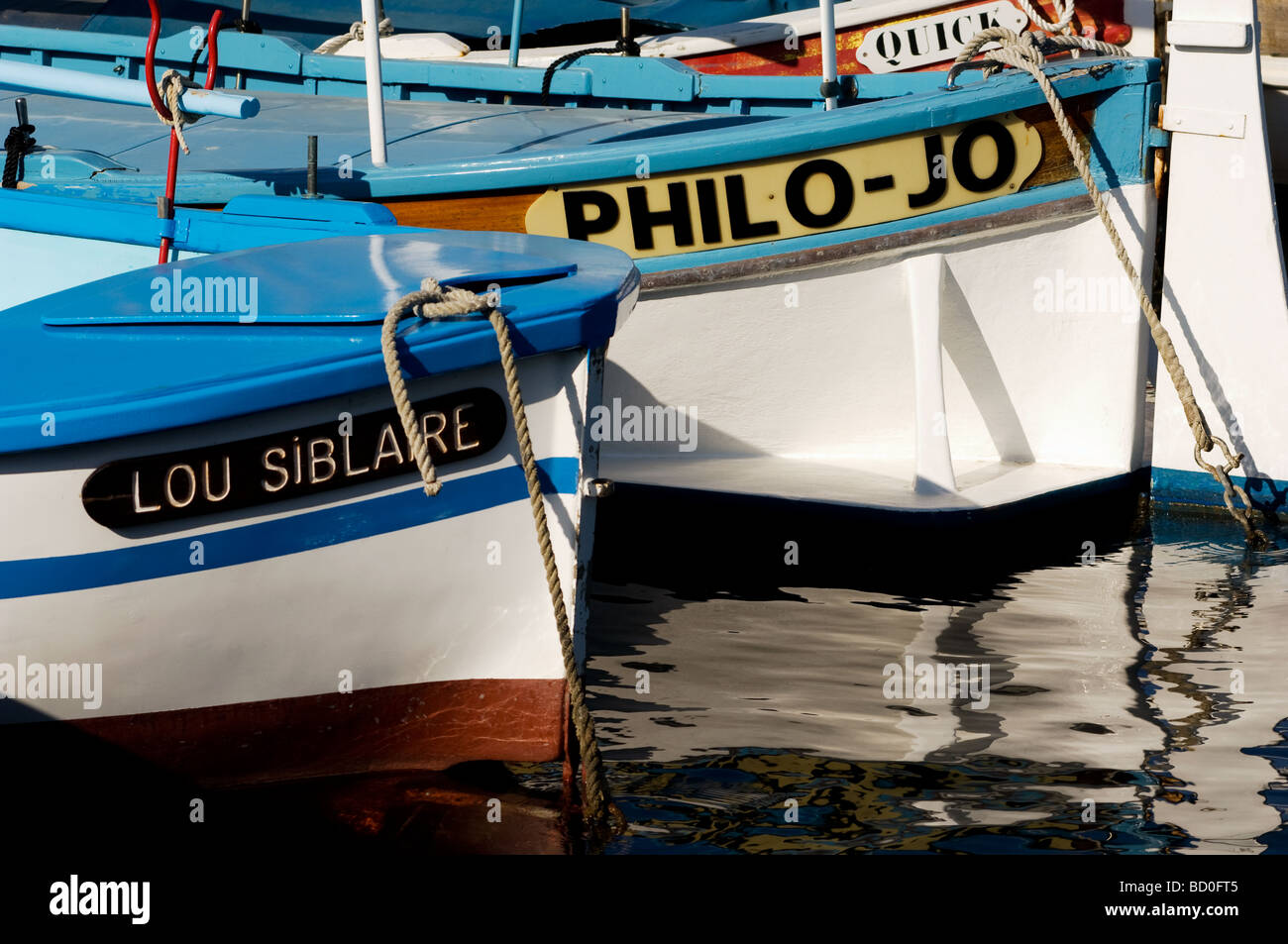 Mediteranean Angelboote/Fischerboote vertäut im Hafen von La Ciotat Stockfoto