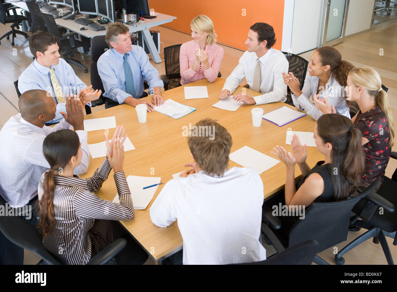 Auf lagerhändler In einer Besprechung Stockfoto