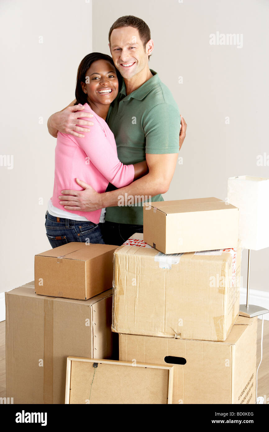 Paar, Umzug in neues Zuhause Stockfoto