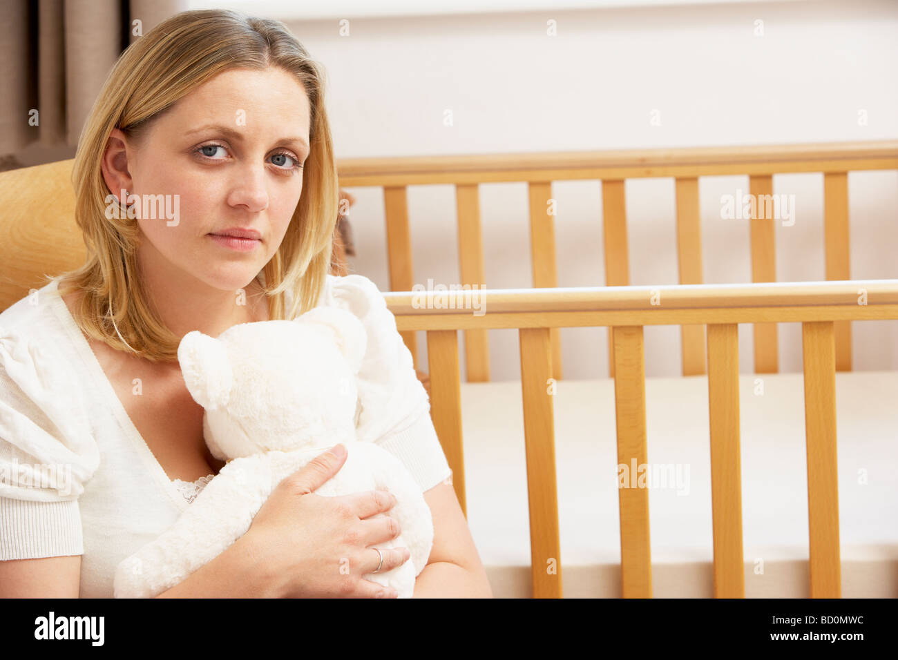 Die traurige mutter Stockfotos und bilder Kaufen Alamy