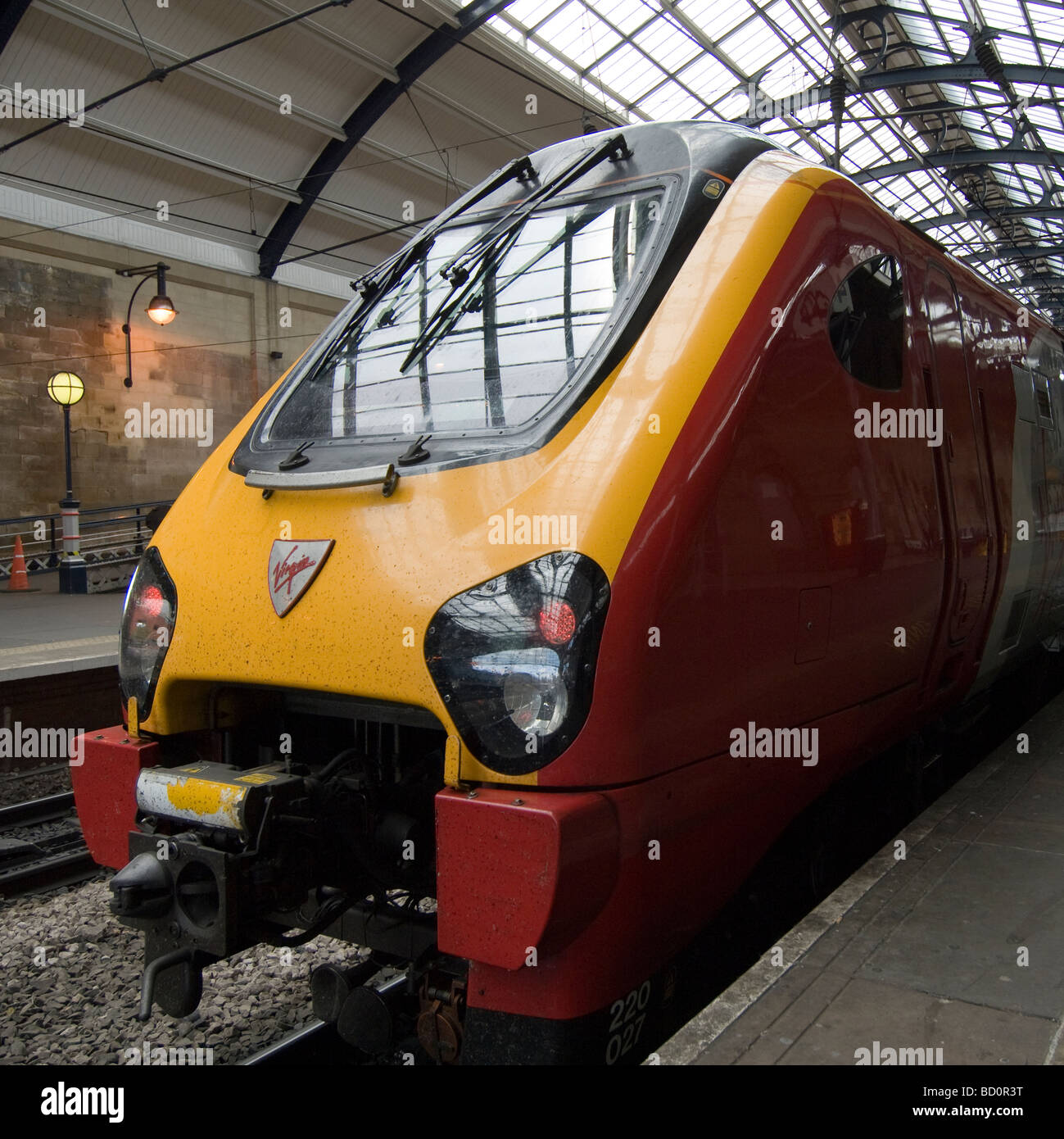 Jungfrau Bahnen Voyager (British Rail Class 221) in Newcastle Station, Newcastle Upon Tyne, England. Stockfoto