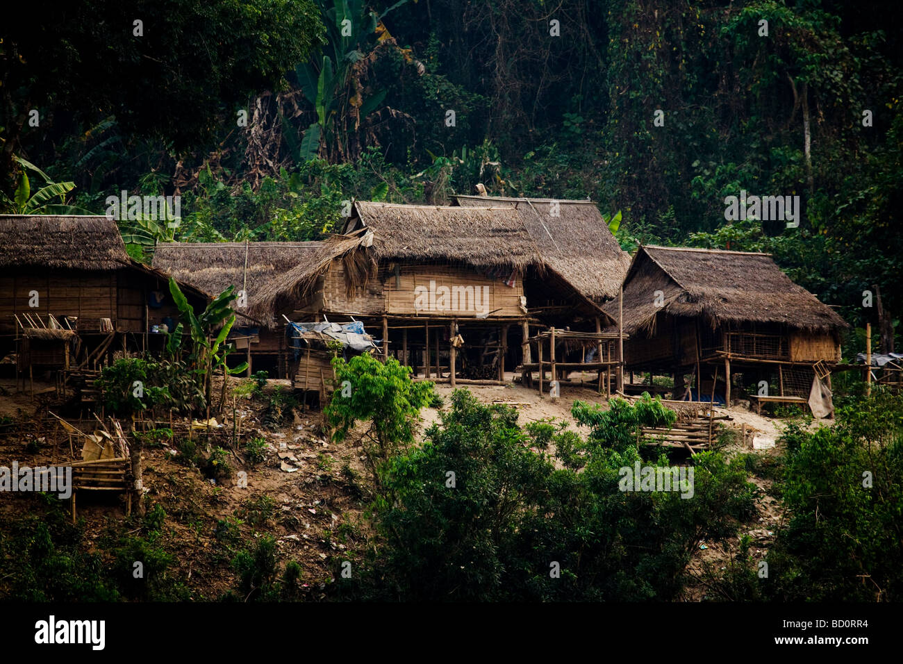 Kleinen ethnischen Dorf an den Ufern des Mekong, Laos Stockfoto