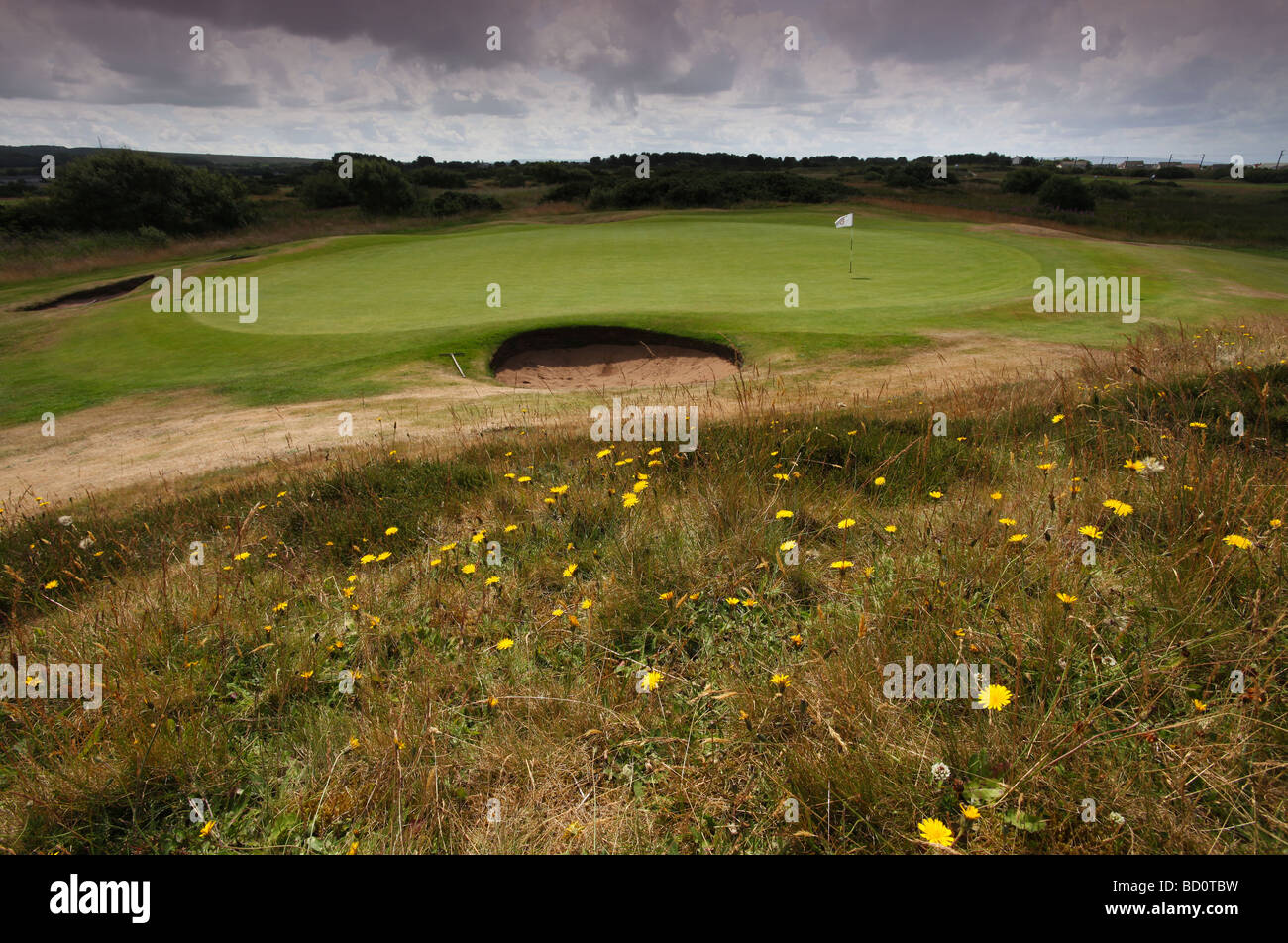 PuttingGreen, umgeben von Bunker und Rough in Kilmarnock (Barassie