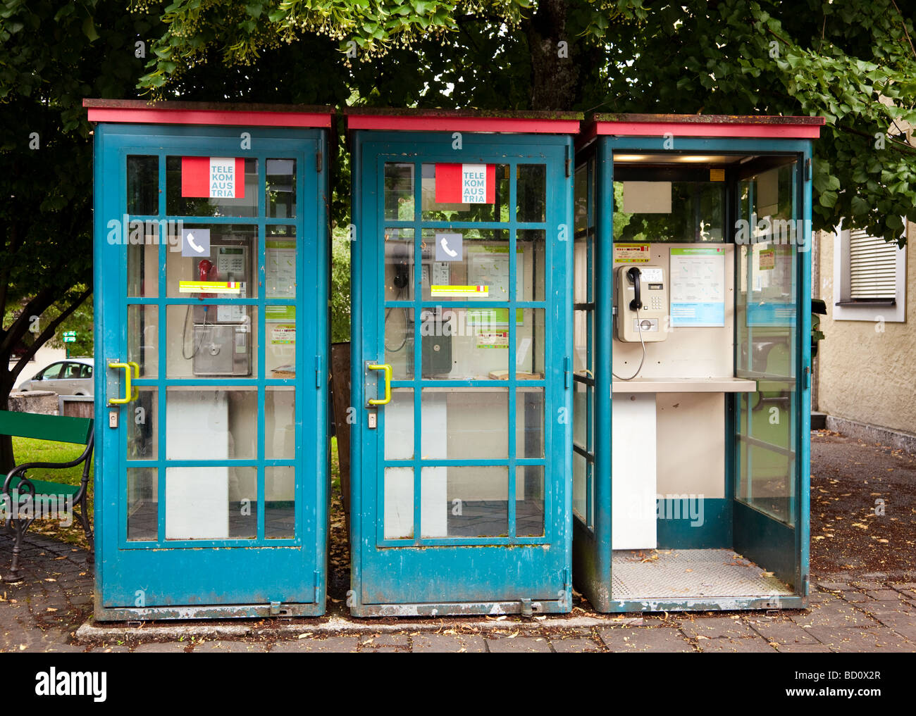 Reihe von Telefonzellen Boxen Österreich, Europa Stockfoto