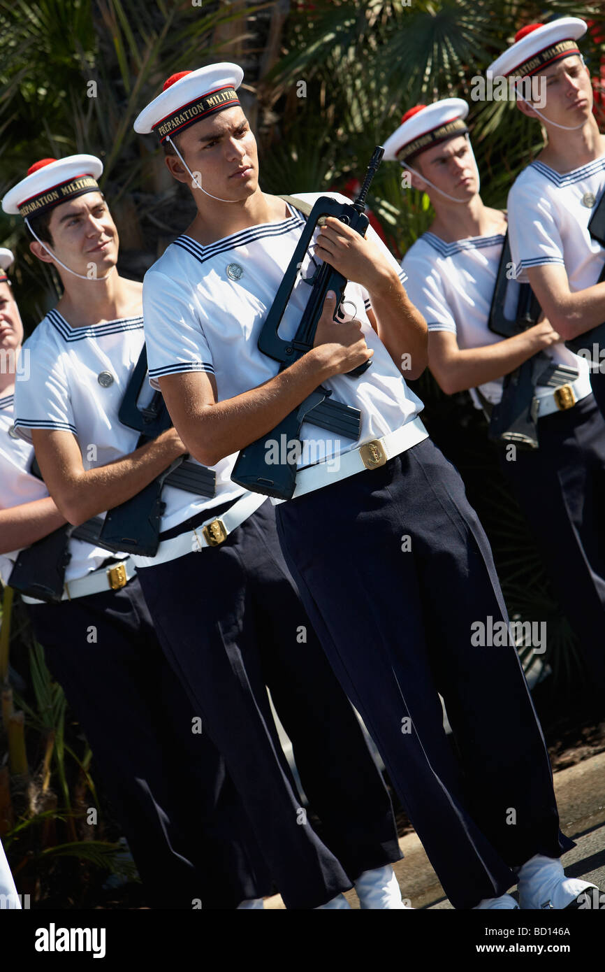 Militärparade auf der Promenade des Anglais Nizza Provence Alpes Cote d Azur französische Riviera Frankreich Stockfoto