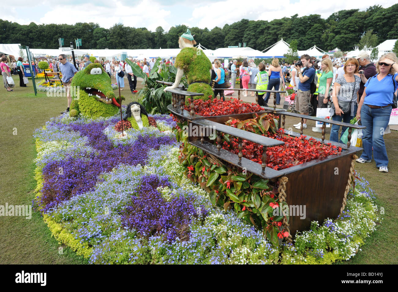 Blumenskulptur im RHS Tatton Park Flower show Knutsford Cheshire Stockfoto